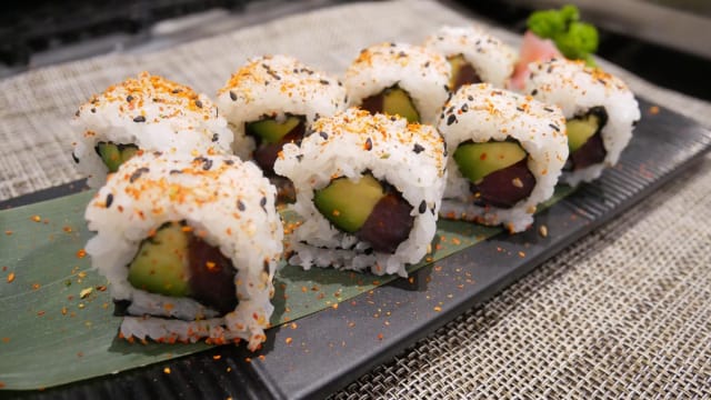 Thon cru épicé avocat en california