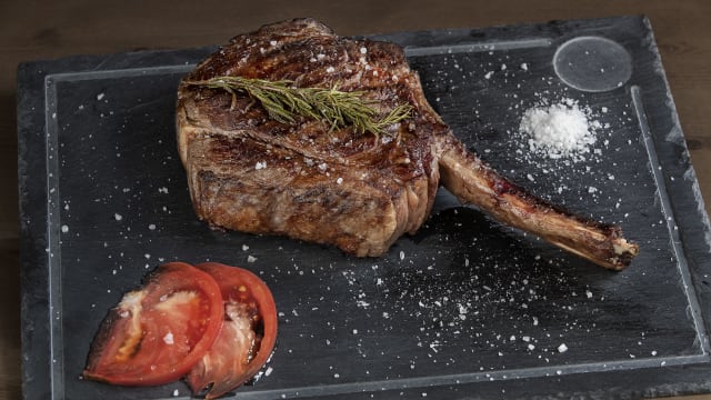 Tomahawk Steak