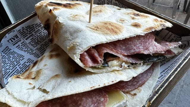 Piadina Salami con zucchine grigliate