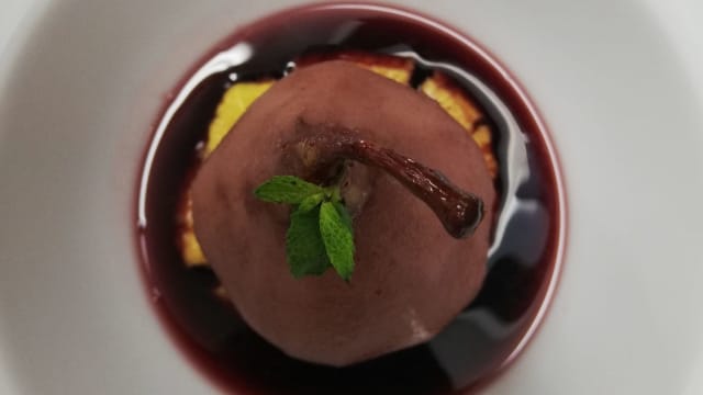 pera al vino con crema 