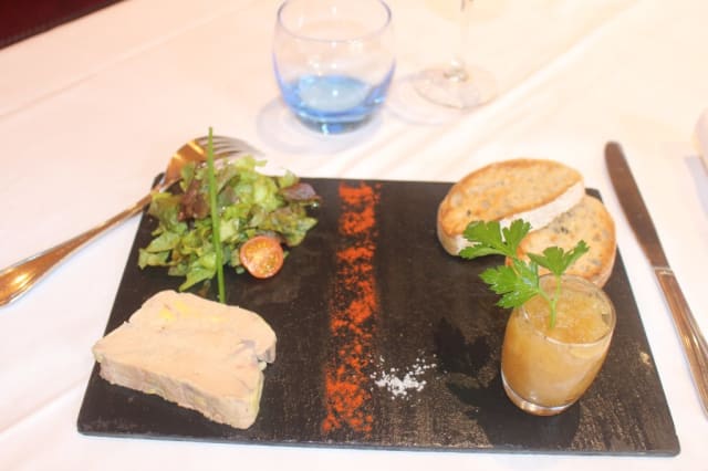 Foie gras et sa compotée d'oignon