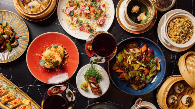 Assortiment d'entrées, Dim Sum et plats