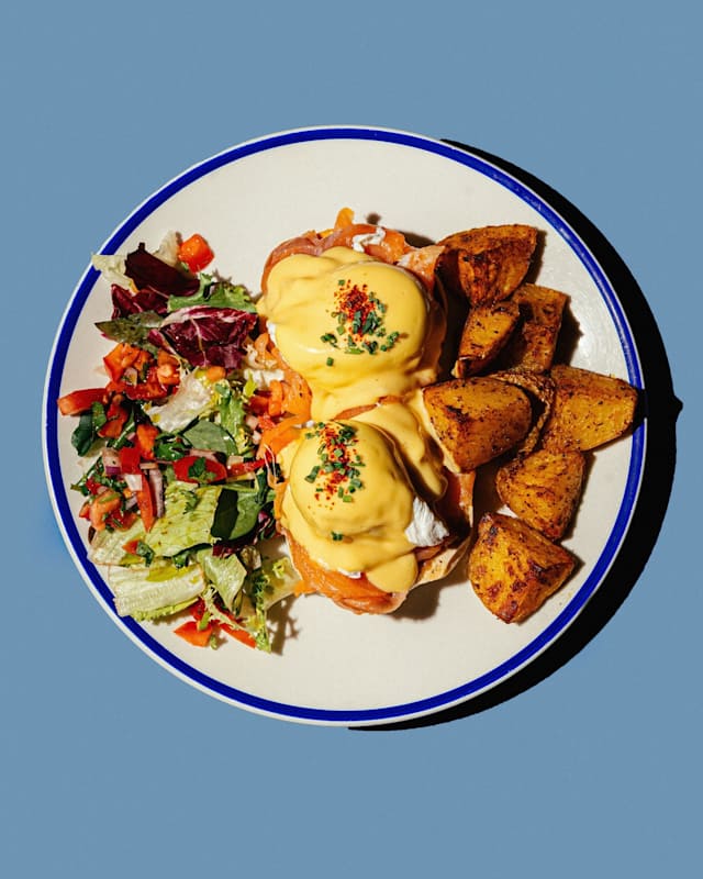 Huevos benedict salmón