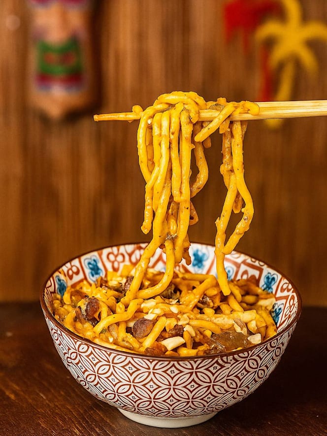 Makai Restaurant & Tiki Bar - 7