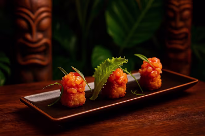 Makai Restaurant & Tiki Bar - 8