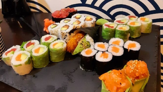 Hana Sushi & Wok - 3