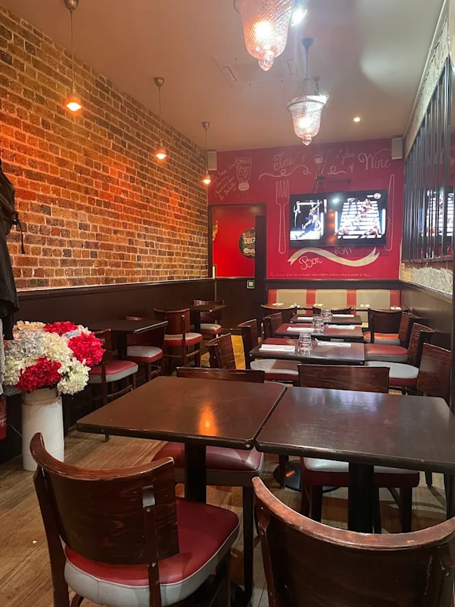 Le Cafe du Trone - 7