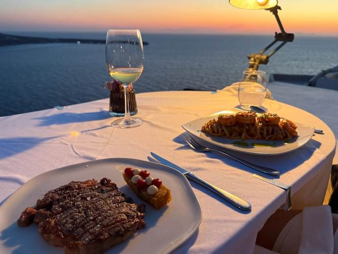 Fanari in Oia Restaurant - 3