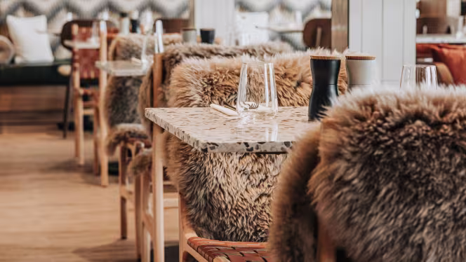 Alpensand Panoramic Restaurant & Social Club - 4