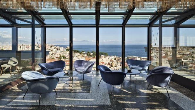 THE NIQ BAR & RESTAURANT - 0