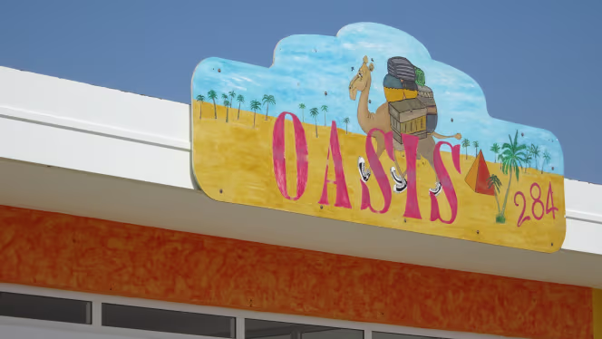 OASIS Beach/Pub - 4