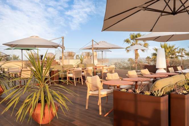 Zénite Rooftop Bar - 1