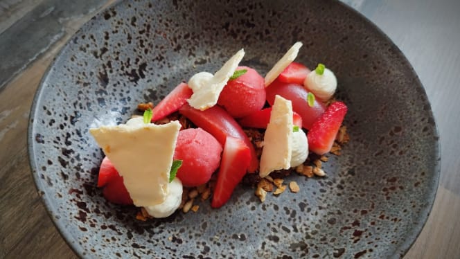 Hooked Seafood & More - 6