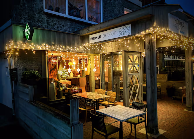 Hooked Seafood & More - 4