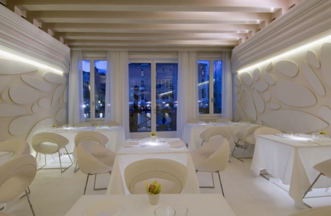 Antinoo's Lounge & Restaurant - 8