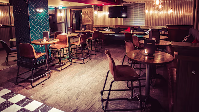 Core Bar London - 6