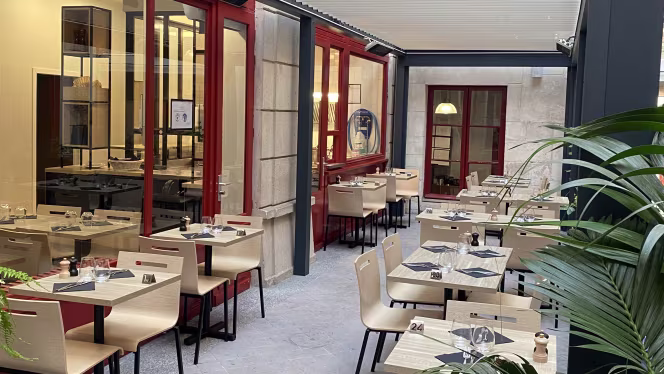 La Cour du Faubourg - 2