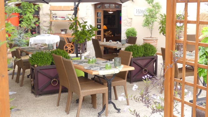 Le Chapeau Rouge - 6