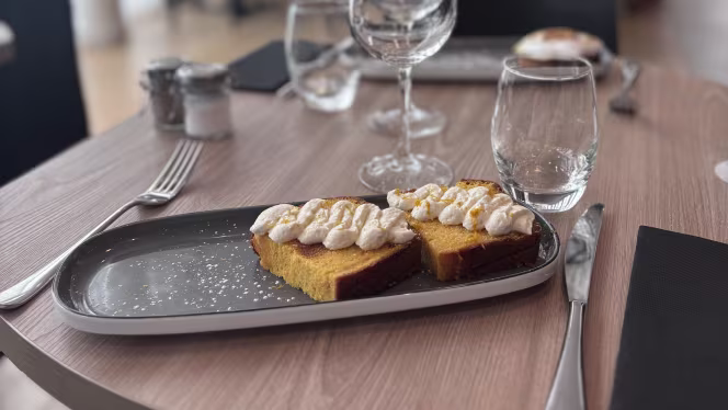 Kitchen & Bar at Courtyard By Marriott Paris Créteil - Creteil - 1