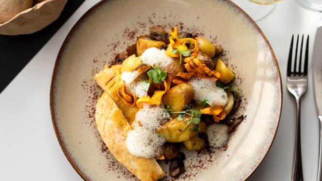 Kitchen & Bar at Courtyard By Marriott Paris Créteil - Creteil - 6