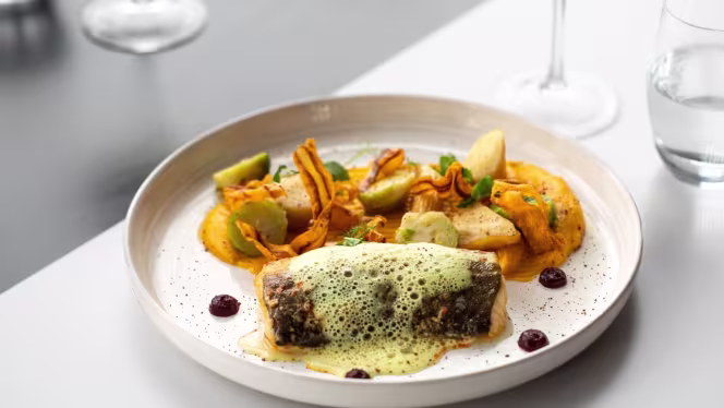 Kitchen & Bar at Courtyard By Marriott Paris Créteil - Creteil - 5