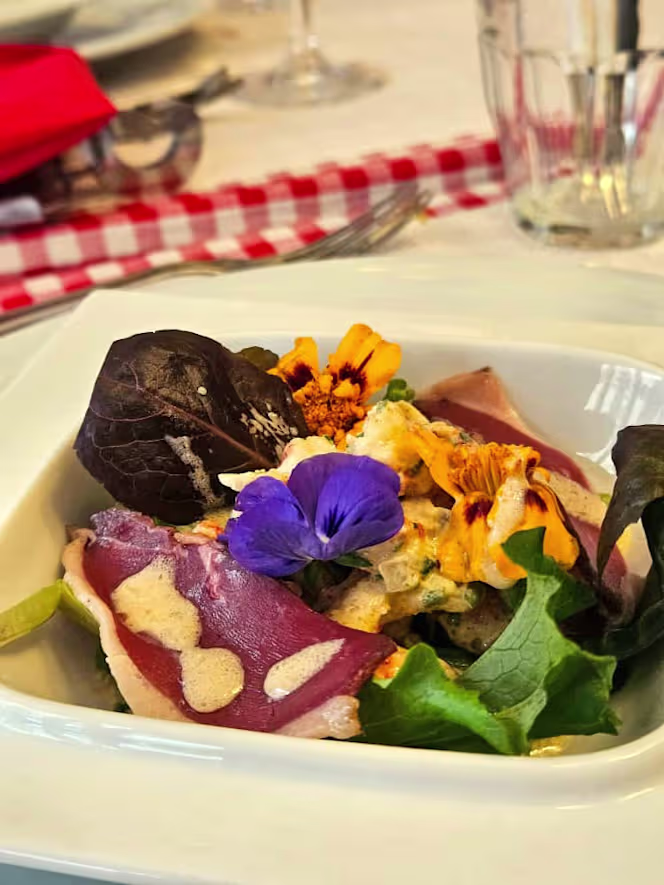 Antoinette à Montmartre - 1