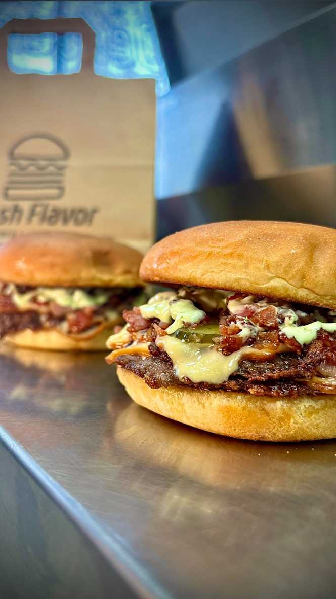 Kami's Burger - 4