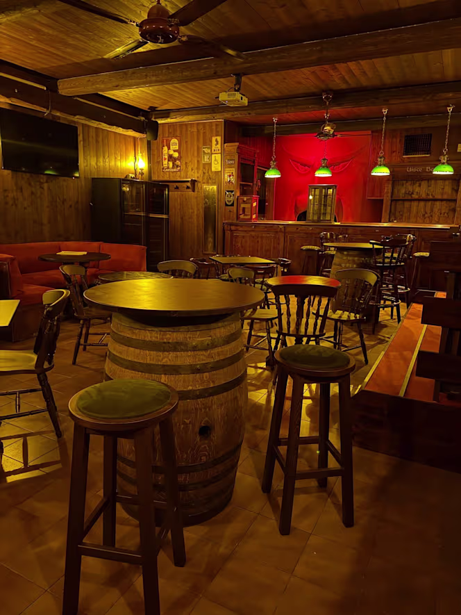 O'Connell Irish Pub - 4