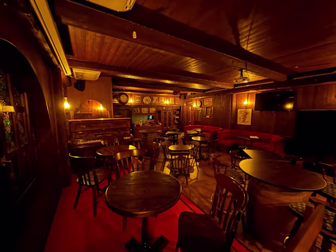 O'Connell Irish Pub - 5