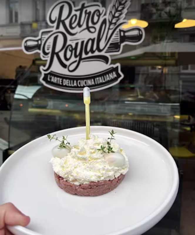 Retro Royal - 5