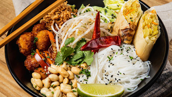 Tuk Tuk Asian Street Food - 5