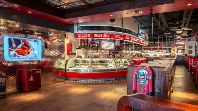 Big Moe's Diner - Wembley - Wembley - 7