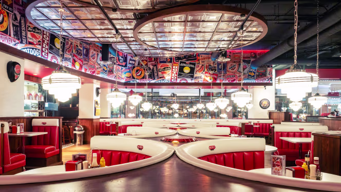 Big Moe's Diner - Wembley - Wembley - 6