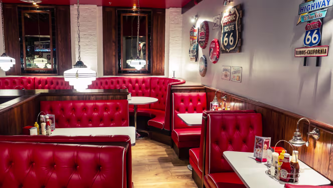 Big Moe's Diner - Wembley - Wembley - 8