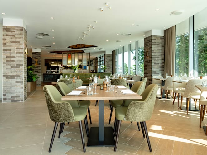 Saignant Grill Dining - 9