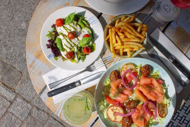 Le Petit Paris - Restaurant - Paris
