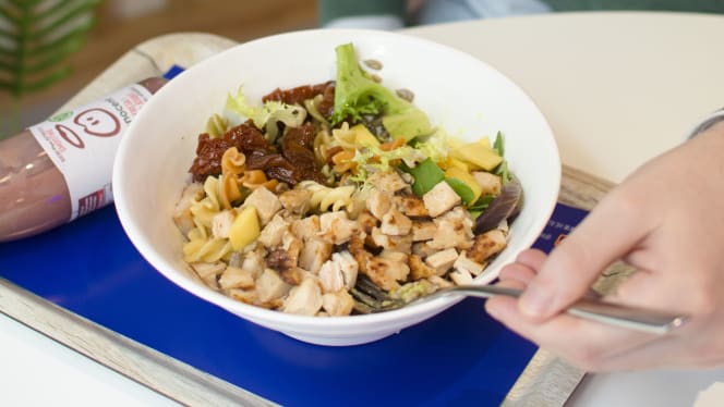 Healthy Poke Ronda Universitat - 5