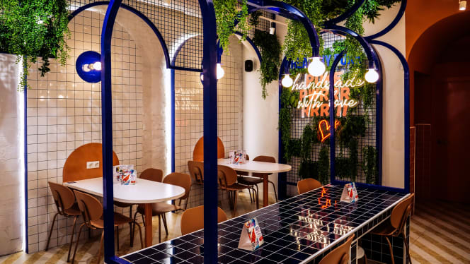 Healthy Poke Ronda Universitat - 9