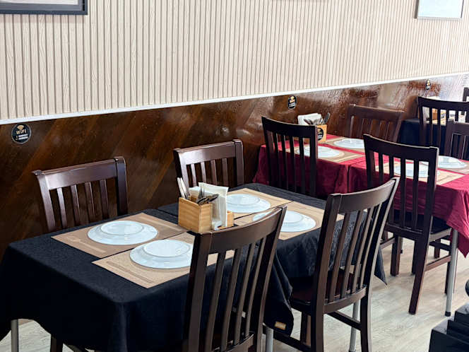 Delhi's Belly Restaurant - 4
