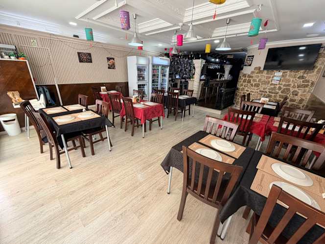 Delhi's Belly Restaurant - 3