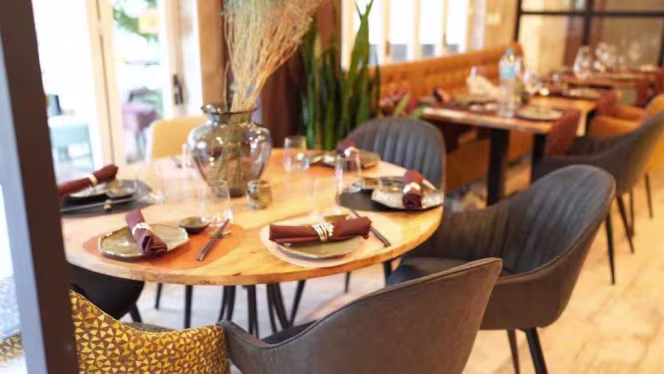 Tsukiji Sushi Bar - Madre Antonia Paris - 0