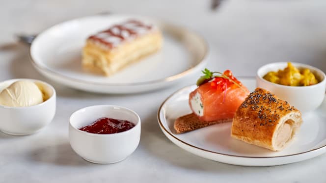 Archy’s Bar & Lounge at The Marble Arch Hotel - London - 5