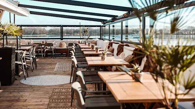 Wet 'n Wild The Social Club - 6