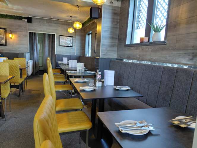 Mallroad Indian Restaurant and Bar - 2