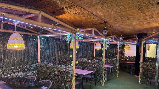 Sawadee SportsBar - 8