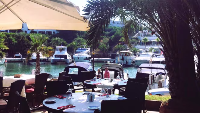 17 Bar and Restaurant - 8