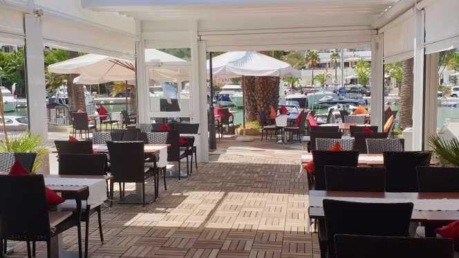 17 Bar and Restaurant - 9