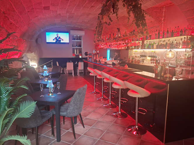 Grotta wine bar - 2
