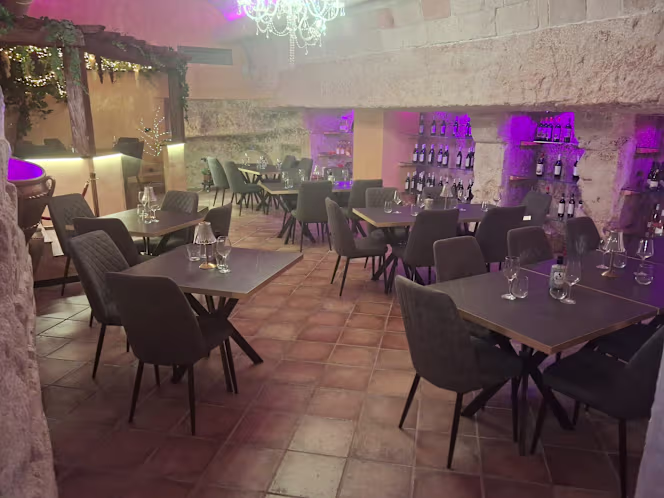 Grotta wine bar - 1