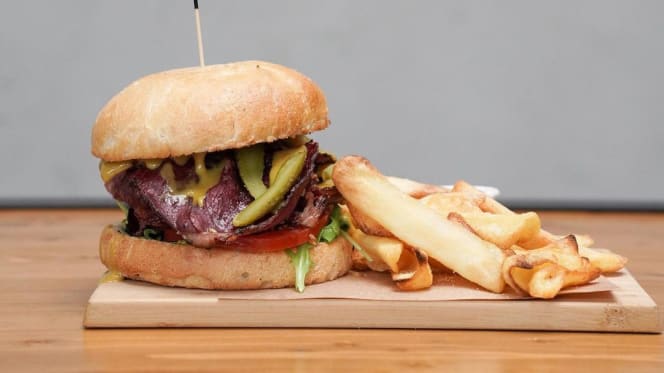 Oinos Wine Bistrot - 3